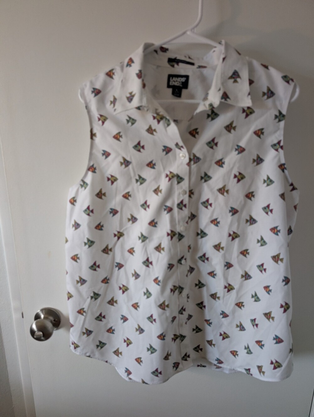 Lands' End White Sleeveless Button-Front Top with Multicolor Fish Motif